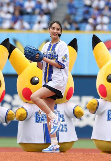 「悔しがってる姿すら異次元の可愛さ」山本美月が始球式で見せたキュート過ぎるリアクションにファン歓喜 DeNA戦の始球式登場「神じゃない？」「全部好き」