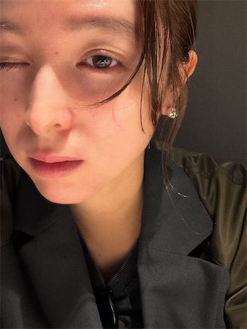 清野菜名、ツヤツヤ美肌のドアップ写真で「32歳も楽しむぞーー！！！！！！！」誕生日報告