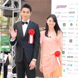 東出昌大と三吉彩花
