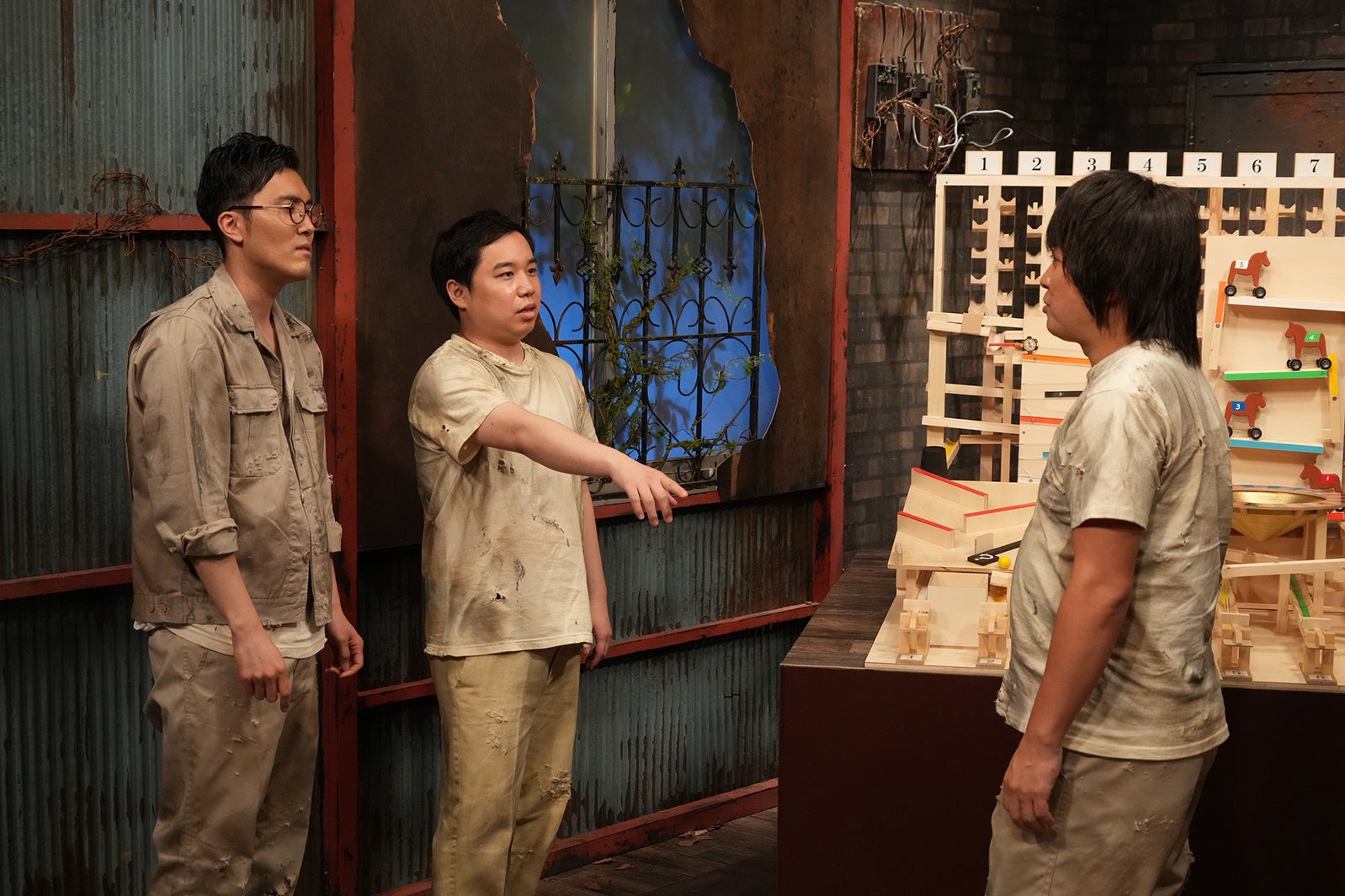 菊田竜大、せいや、松尾駿「新しいカギ」（C）フジテレビ