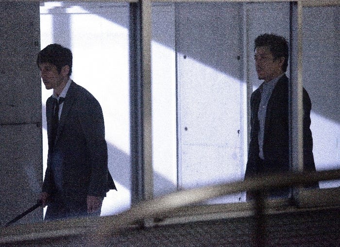 西島隆弘、小栗旬(C)関西テレビ