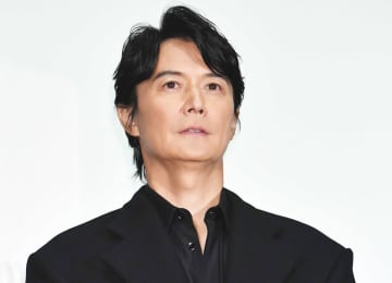 福山雅治 42年前「皿洗いのアルバイトで貯めた10万円で買った」宝物を紹介→「胸がぎゅっとなった」「ウルウル」「家族ですね」
