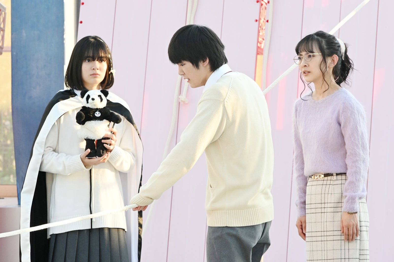 「シロでもクロでもない世界で、パンダは笑う。」4話より（C）日本テレビ