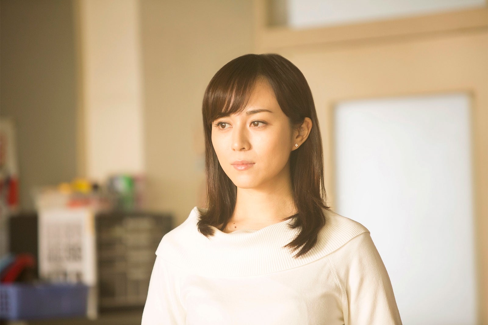 比嘉愛未（C）2017映画「先生！」製作委員会