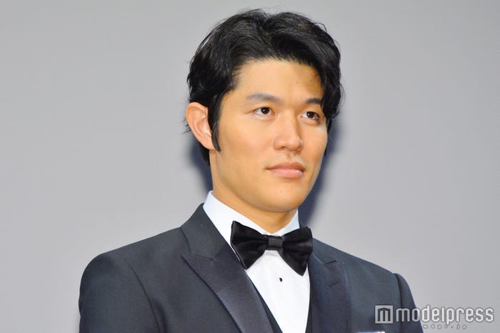 鈴木亮平 (C)モデルプレス