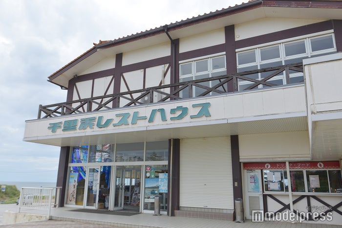 千里浜なぎさドライブウェイ/レンタル自転車のサービス&お土産売り場も展開(C)モデルプレス