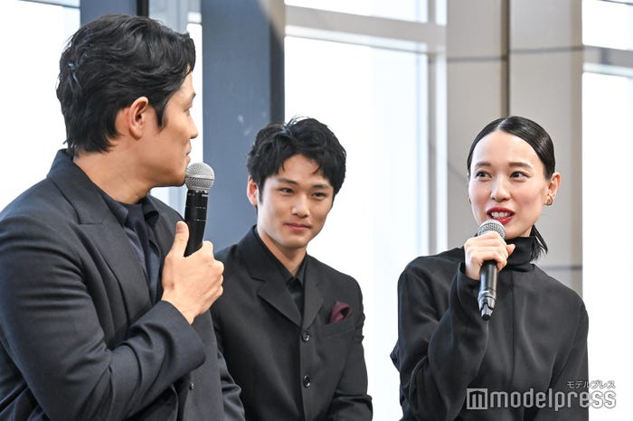 鈴木亮平、中川大輔、戸田恵梨香(C)モデルプレス
