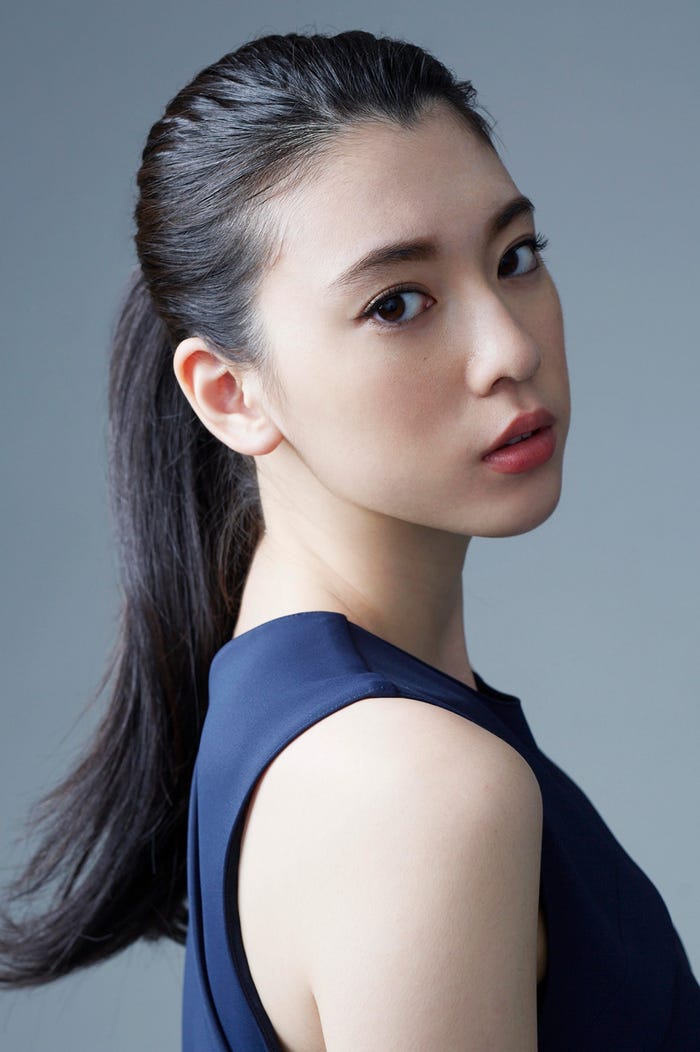 三吉彩花
