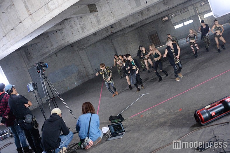 lol（C）モデルプレス