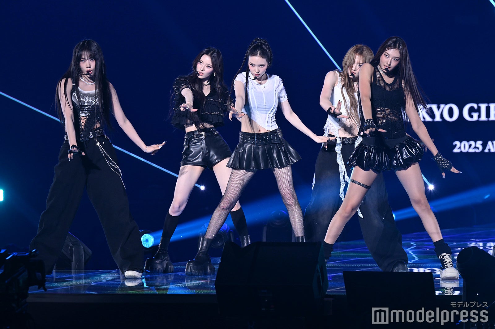 MEOVV（C）モデルプレス