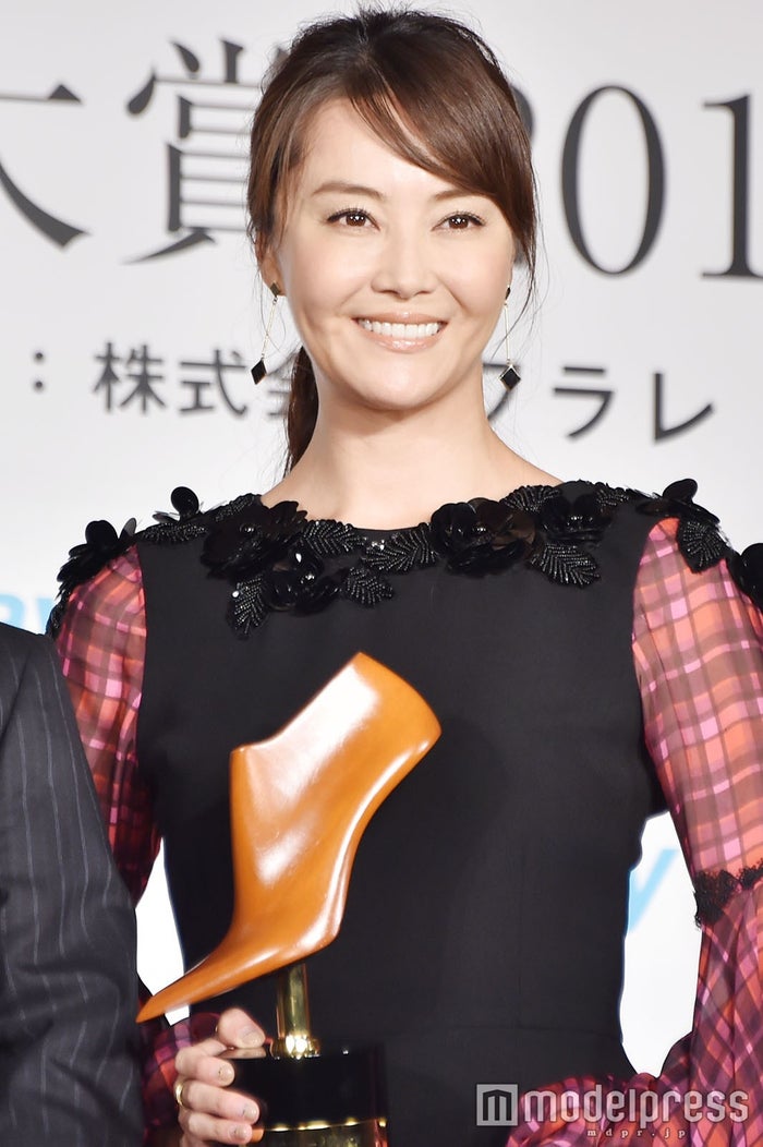 観月ありさ 松下由樹 ナースのお仕事 2ショットに歓喜の声殺到 あーさーくーらー モデルプレス 観月ありさ 松下由樹 ナースのお仕事 2ショットに歓喜の声殺到 あーさーくーらー モデルプレス