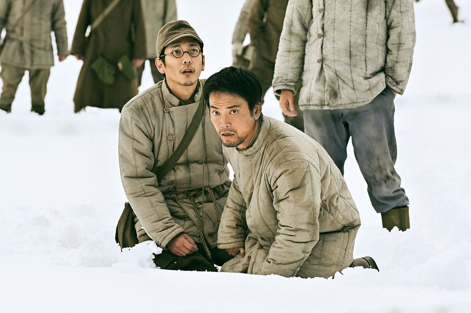 二宮和也、桐谷健太（C）2022映画「ラーゲリより愛を込めて」製作委員会（C）1989清水香子