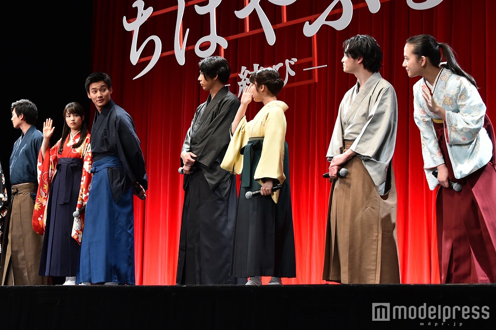 新田真剣佑の回答を支持する女子は？ （C）モデルプレス