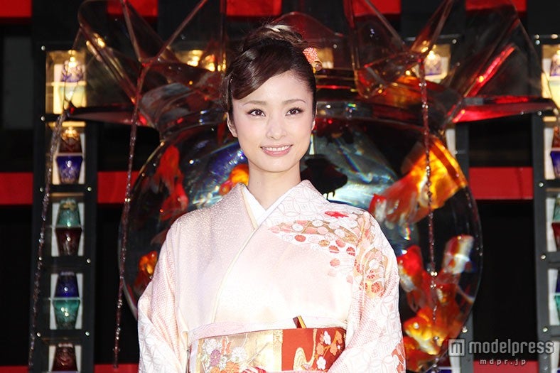 上戸彩、上質着物で京都に降臨　凛としたオーラを放つ