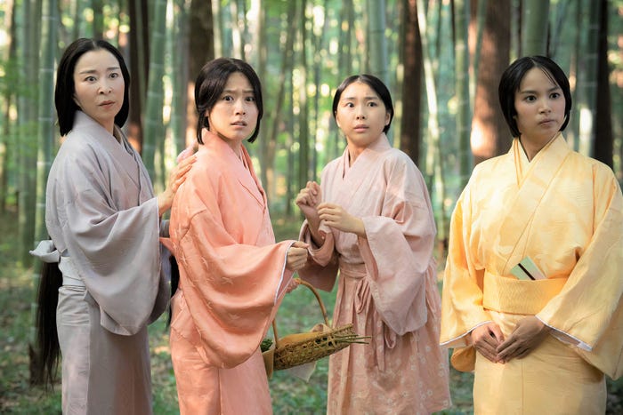 真矢ミキ、有村架純、関水渚ら (C)NHK