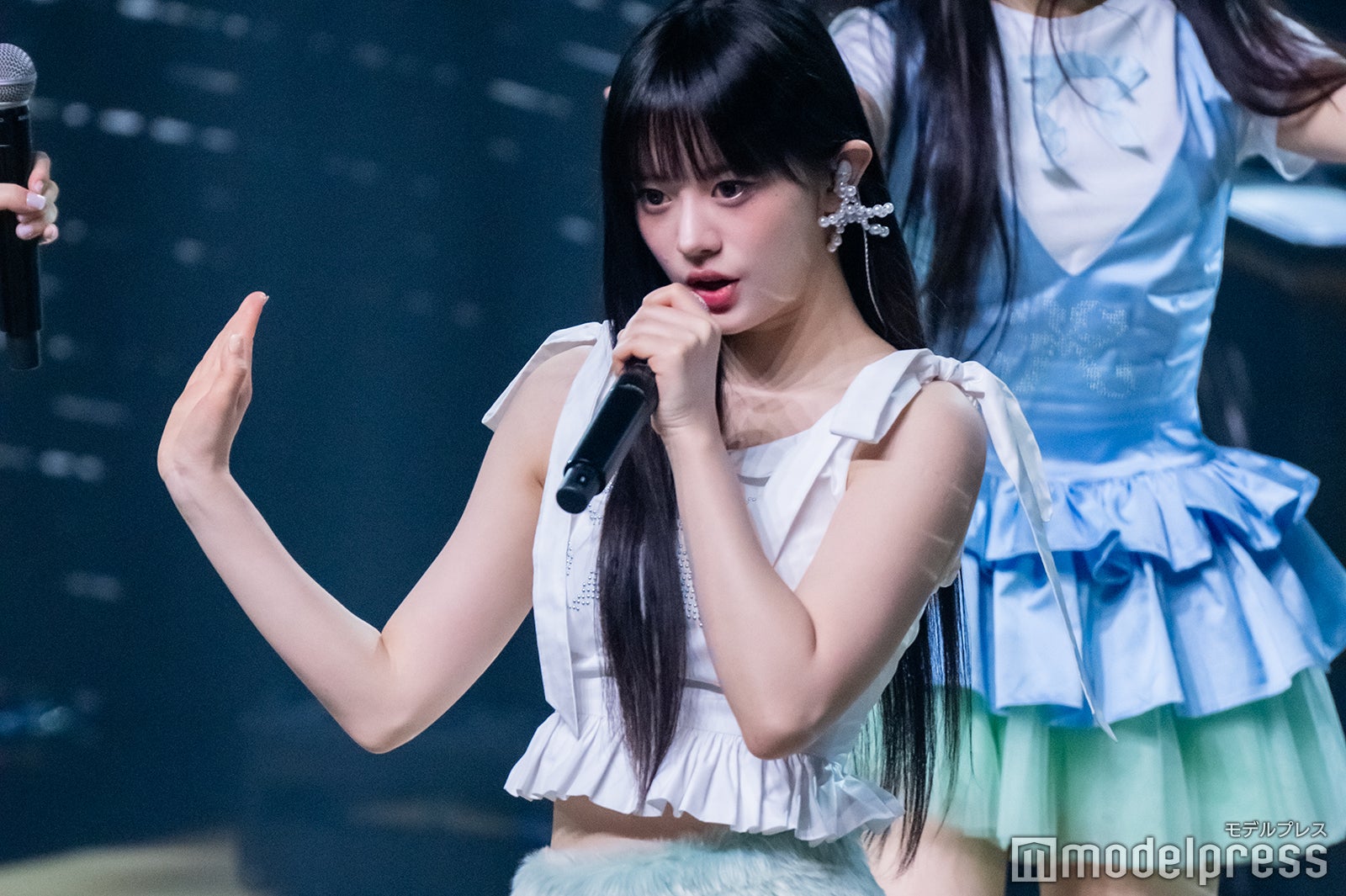 ILLIT、安住紳一郎アナ＆川口春奈にダンスレクチャー 新人賞に続き2年連続「レコ大」出演【第67回輝く！日本レコード大賞】