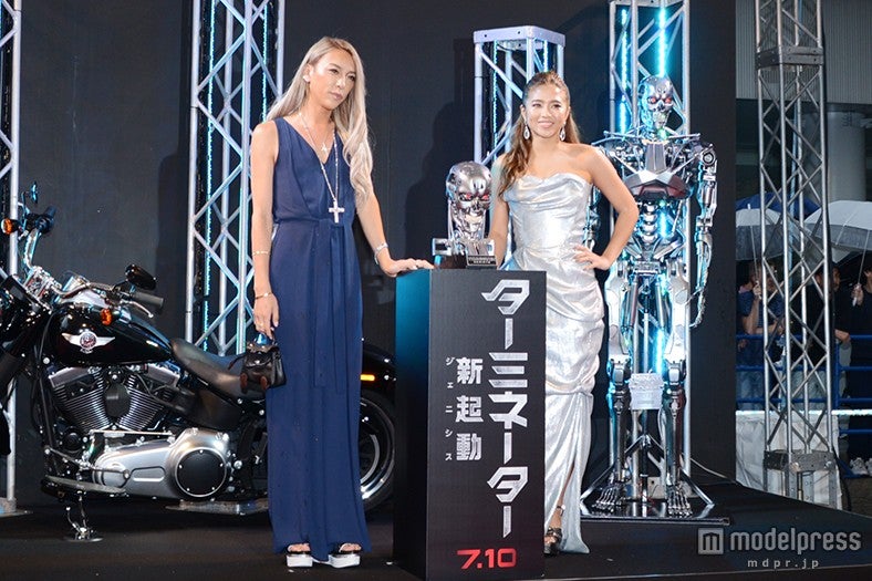 （左から）GENKING、今井華