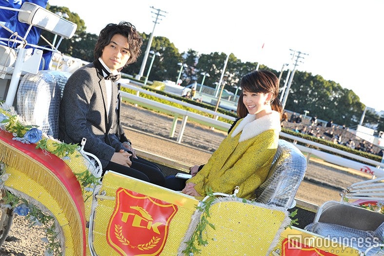 斎藤工、剛力彩芽（C）モデルプレス