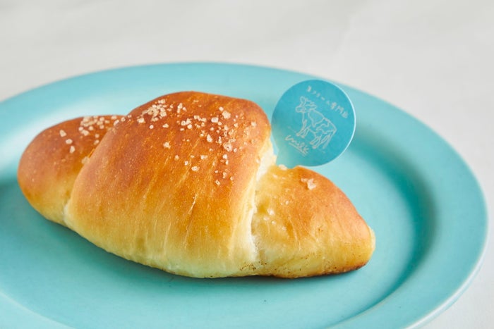 ミルク塩バターパン　220円（税込）／画像提供：オペレーションファクトリー