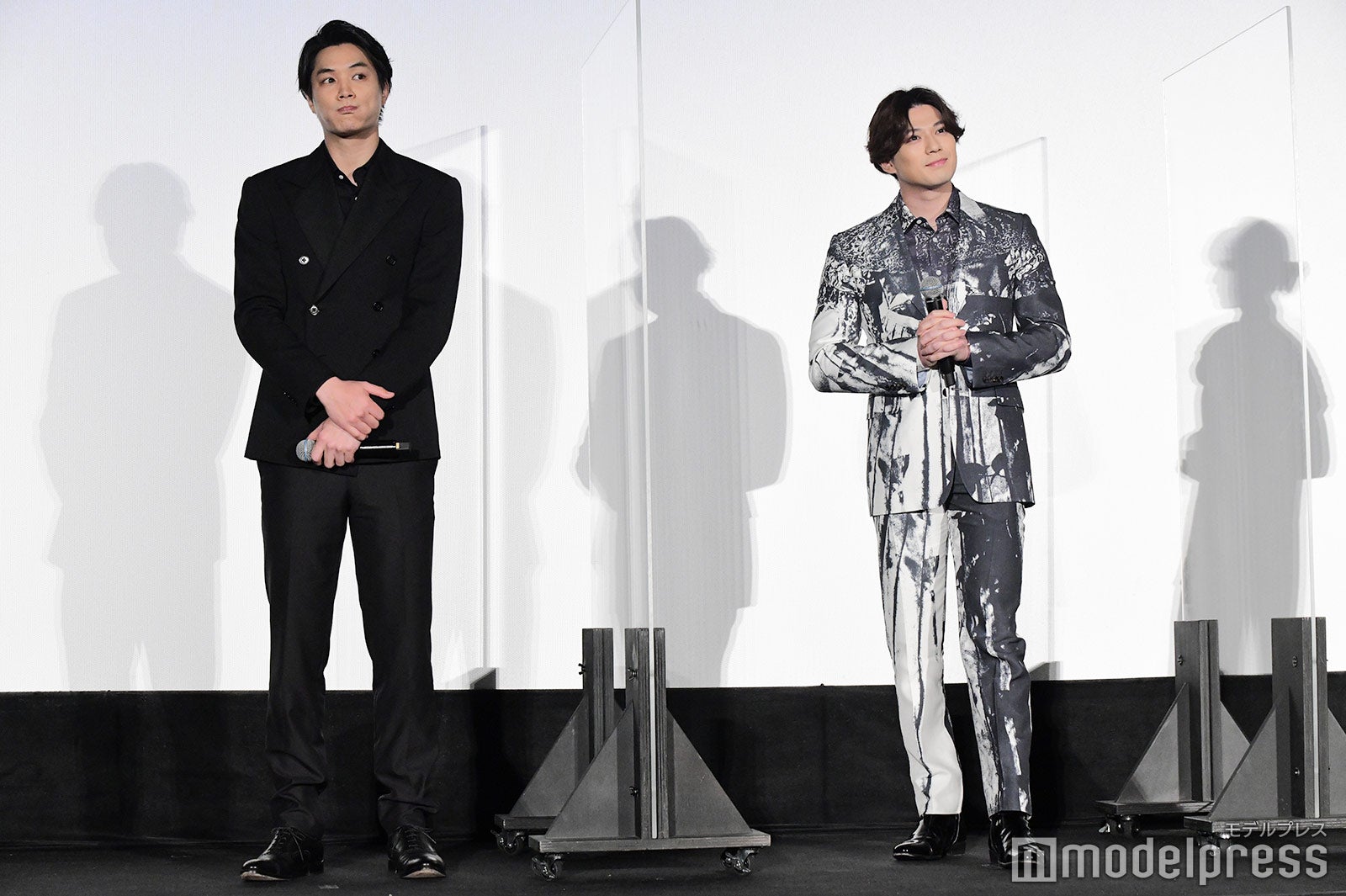 鈴木伸之、新田真剣佑 （C）モデルプレス