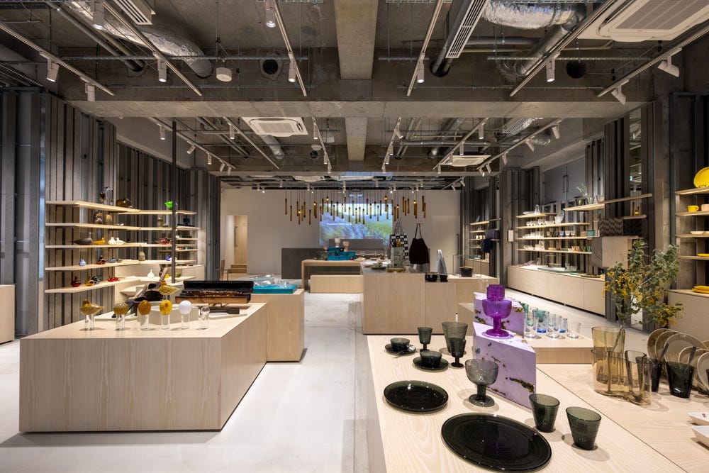 「イッタラ表参道 ストア&カフェ」世界初のカフェ併設店、シナモンロールやパイなど北欧の味を堪能