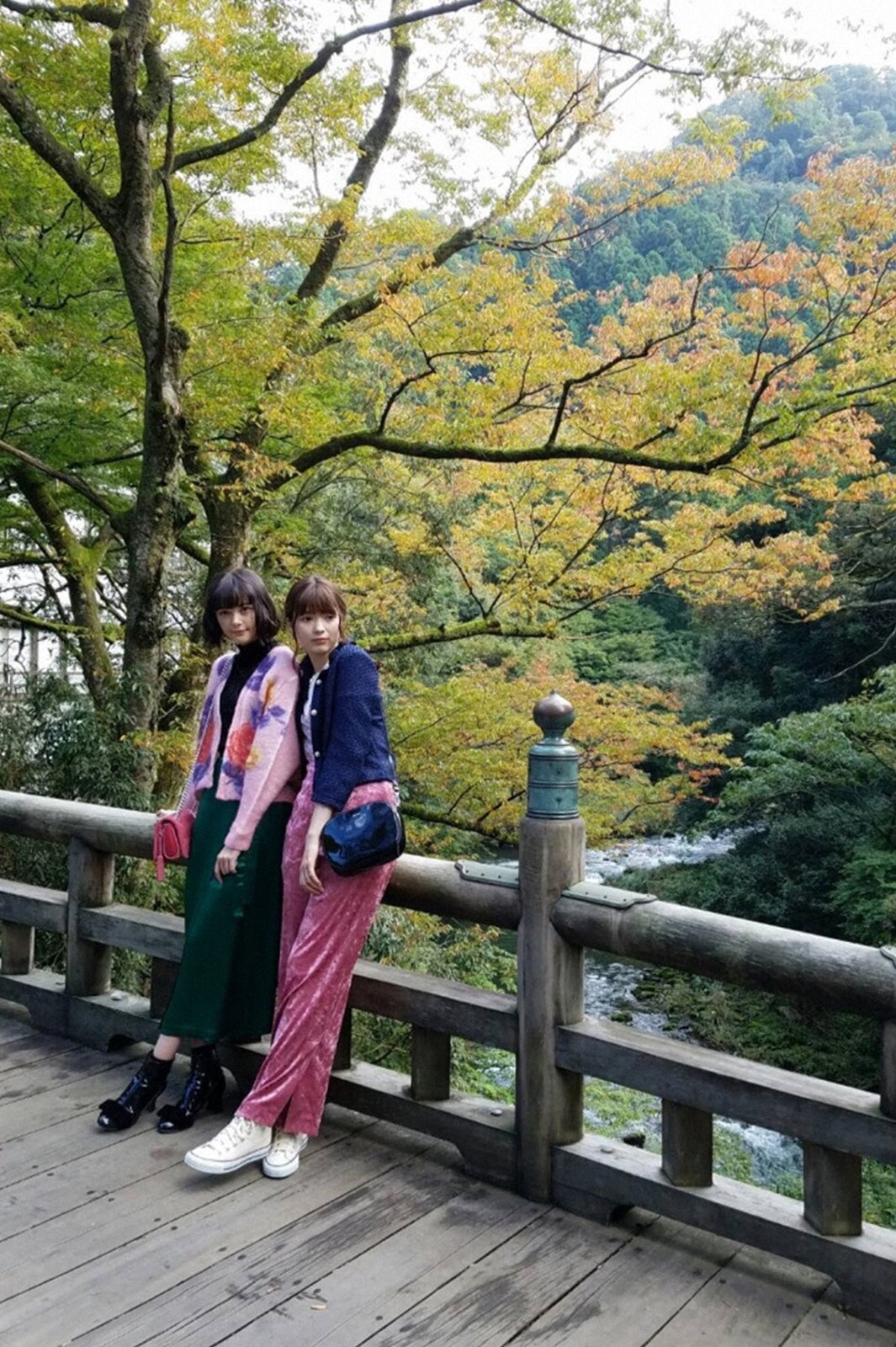 （左から）玉城ティナ、八木アリサ（C）TBS