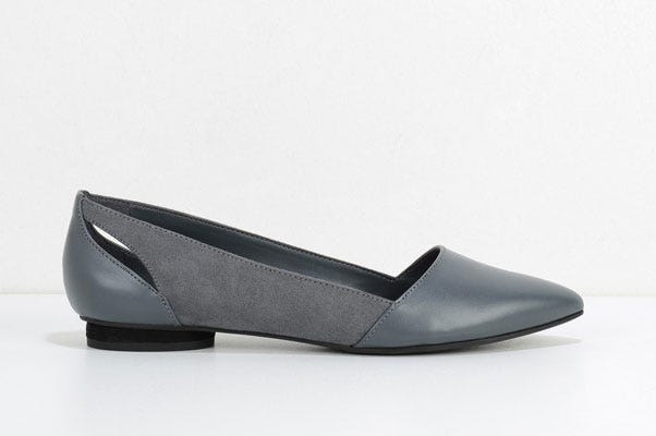 カットアウトテクスチャードバレリーナ「CHARLES & KEITH」6,372円(税込)/画像提供:CHARLES & KEITH