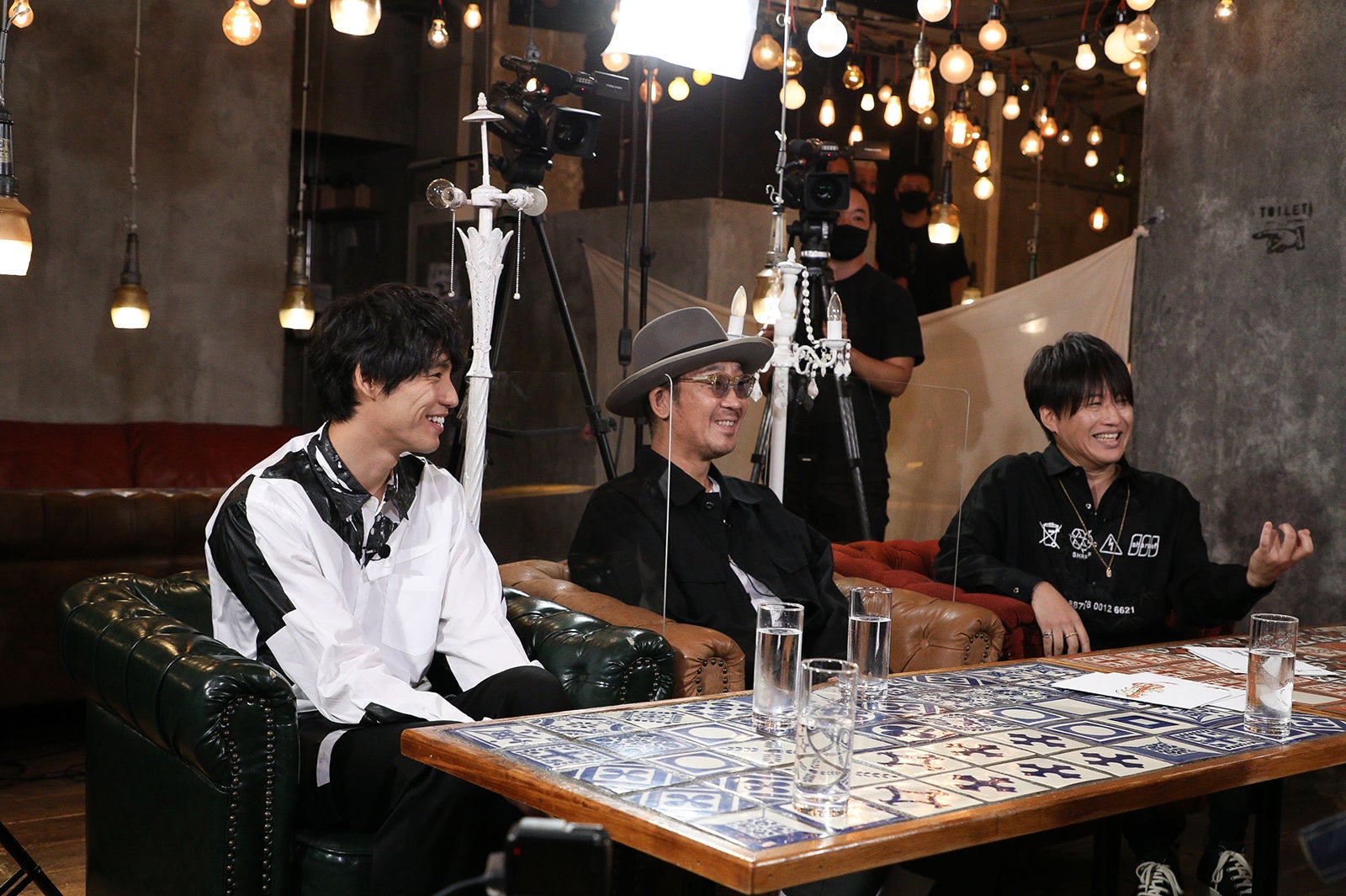 福士蒼汰＆コブクロ（画像提供：カンテレ）