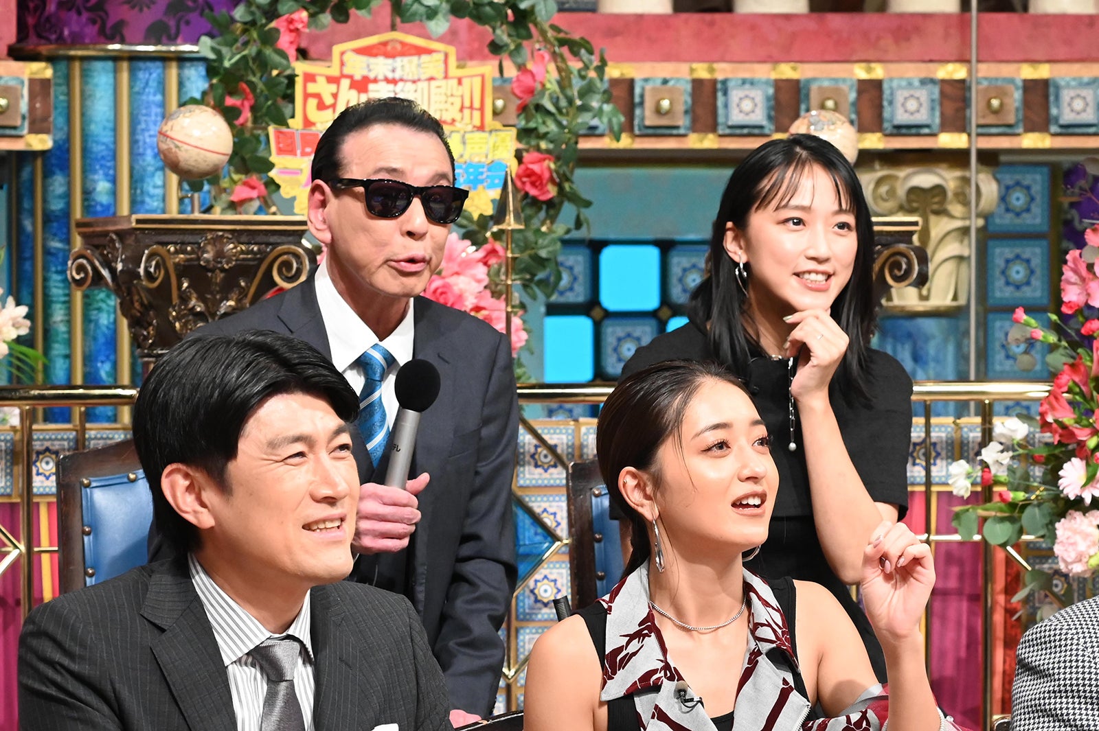 （後列左から）ジョニー志村、竹内由恵（前列左から）藤井貴彦、みちょぱ（C）日本テレビ