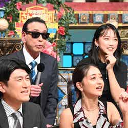（後列左から）ジョニー志村、竹内由恵（前列左から）藤井貴彦、みちょぱ（C）日本テレビ