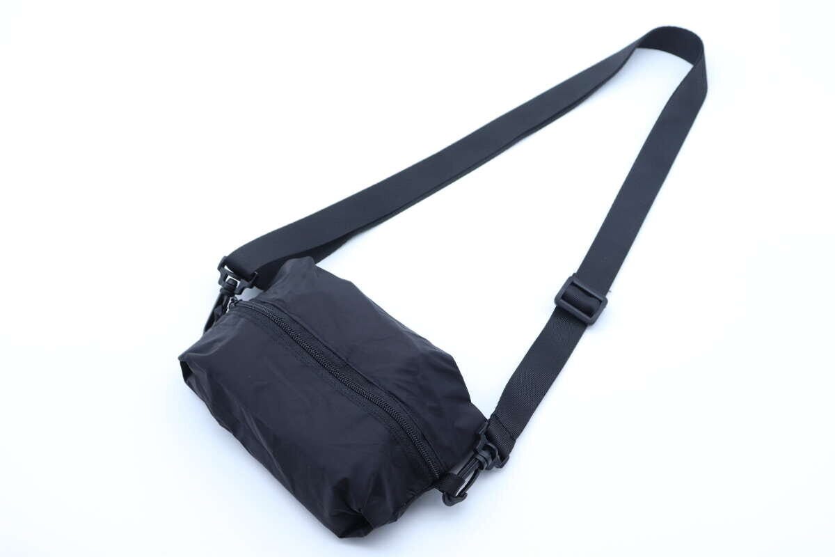 ダイソーのトラベルクロスボディバッグのサイズ