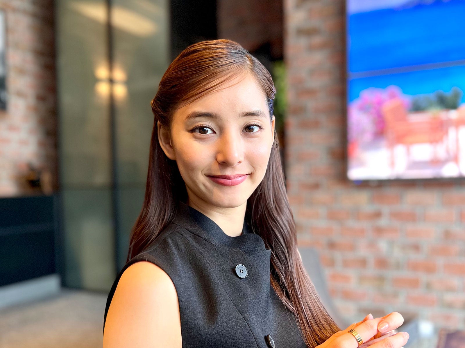 新木優子、恋愛を語る「やりたいことは全部やる」20代最後の1年に密着