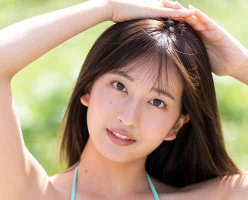 「ミスマガジン2022」斉藤里奈、美谷間のぞく爽やかな水着姿