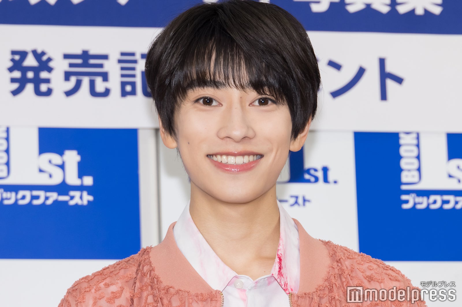 画像2/8) 「未成年」本島純政&上村謙信、ハグショットにファン 画像2/8) 「未成年」本島純政&上村謙信、ハグショットにファン