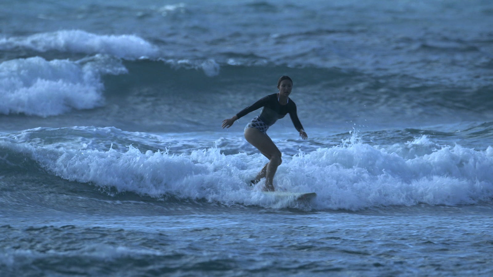 エビアン『TERRACE HOUSE ALOHA STATE』6th WEEK（C）フジテレビ／イースト・エンタテインメント 