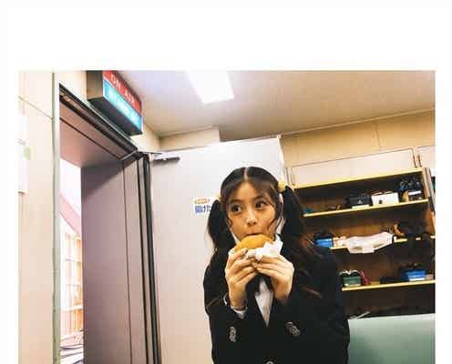 「花のち晴れ」“メグリン”飯豊まりえと“愛莉”今田美桜が撮り合い「もぐもぐ可愛い」「仲良し」オフショットに反響