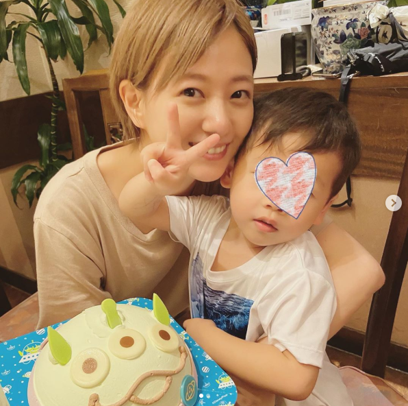 伊藤千晃 3歳息子との だっこ2shot 公開に反響 可愛すぎてキュン ママ3年目も頑張ってね モデルプレス 伊藤千晃 3歳息子との だっこ2shot 公開に反響 可愛すぎてキュン ママ3年目も頑張ってね モデルプレス