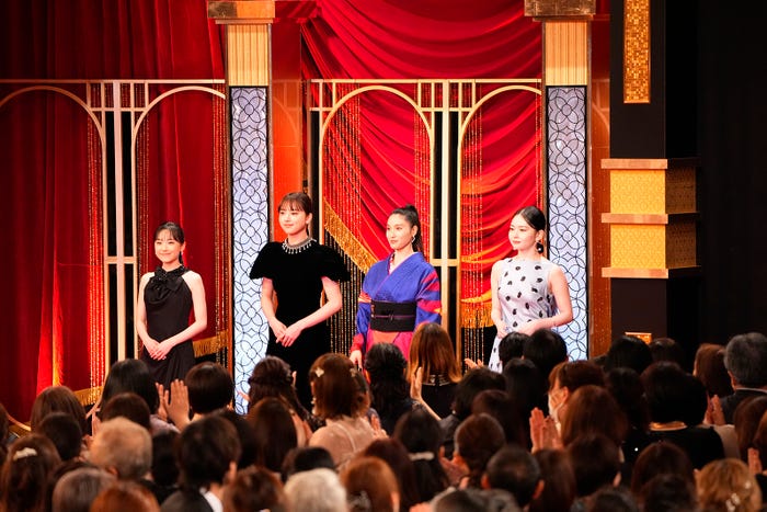 芦田愛菜、清原果耶、土屋太鳳、山田杏奈(C)日本アカデミー協会