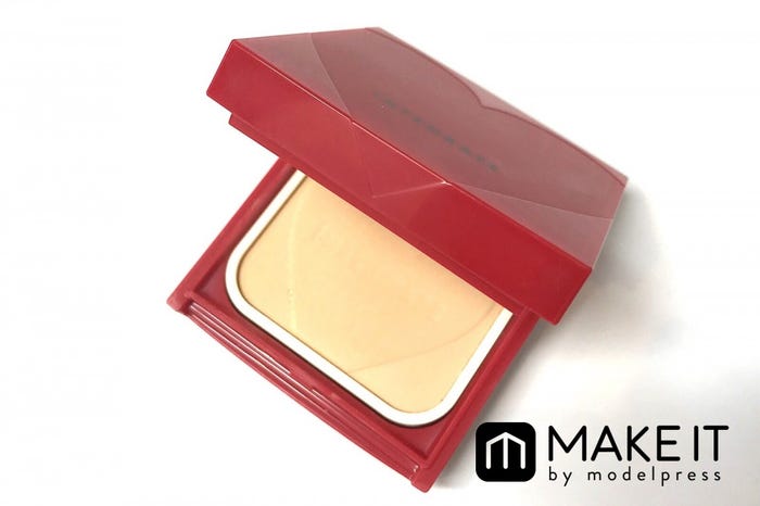 インテグレート/プロフィニッシュファンデーション/オークル20/1.3g・500円(税抜)/ 10g・1,700円(税抜) (C)メイクイット