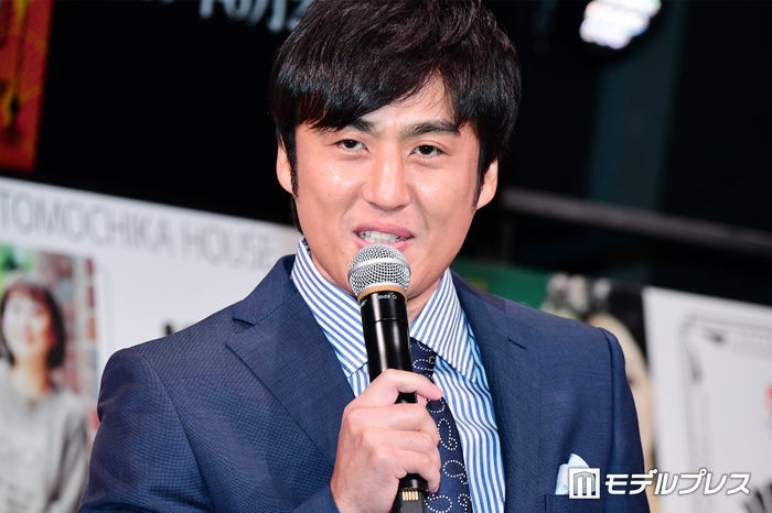 ロバート山本、副鼻腔炎の手術＆退院報告「全身麻酔残り顔」公開に反響