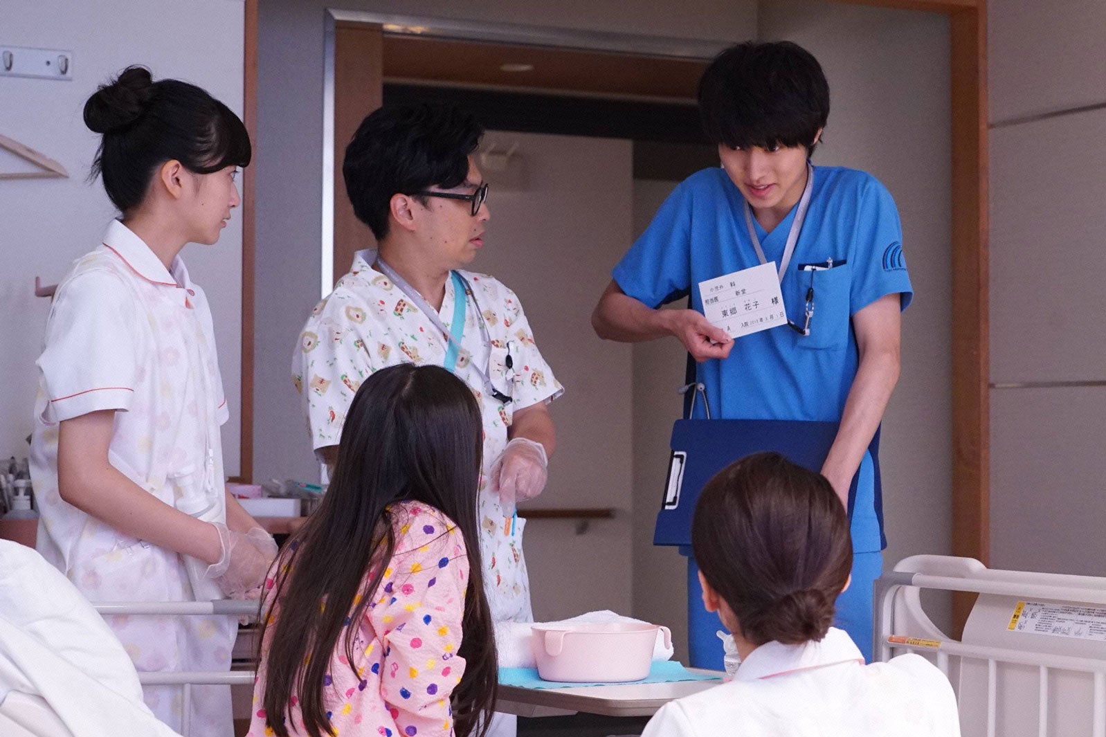 浜野謙太・山崎賢人／「グッド・ドクター」第4話より（C）フジテレビ