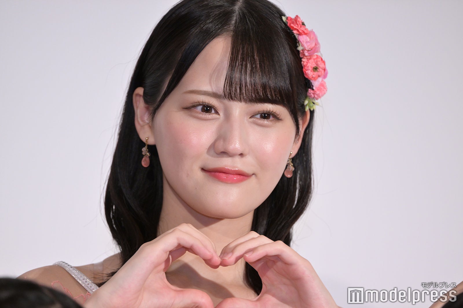 高松瞳 猫衣装直筆 LOVE高松瞳、新ヘア披露 “猫衣装”自撮りに「破壊力すごい