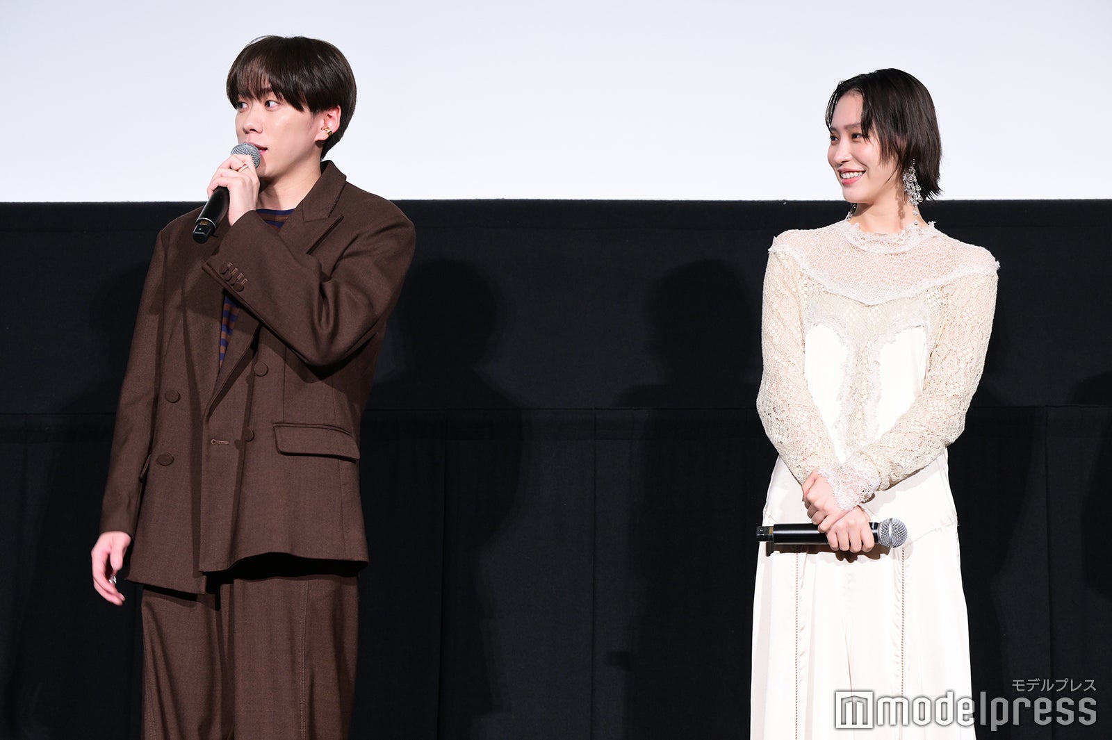 基俊介、南沙良（C）モデルプレス