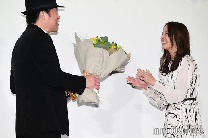 佐藤二朗、広瀬アリス(C)モデルプレス