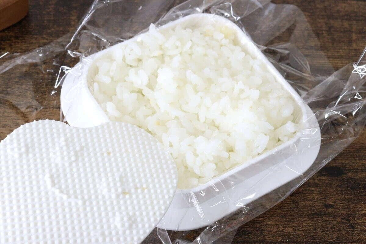 ラップパッカー　ごはんを詰める