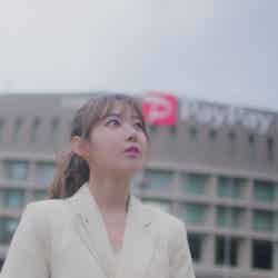 宮脇咲良の卒業ソング「思い出にするにはまだ早すぎる」MV（C）Mercury