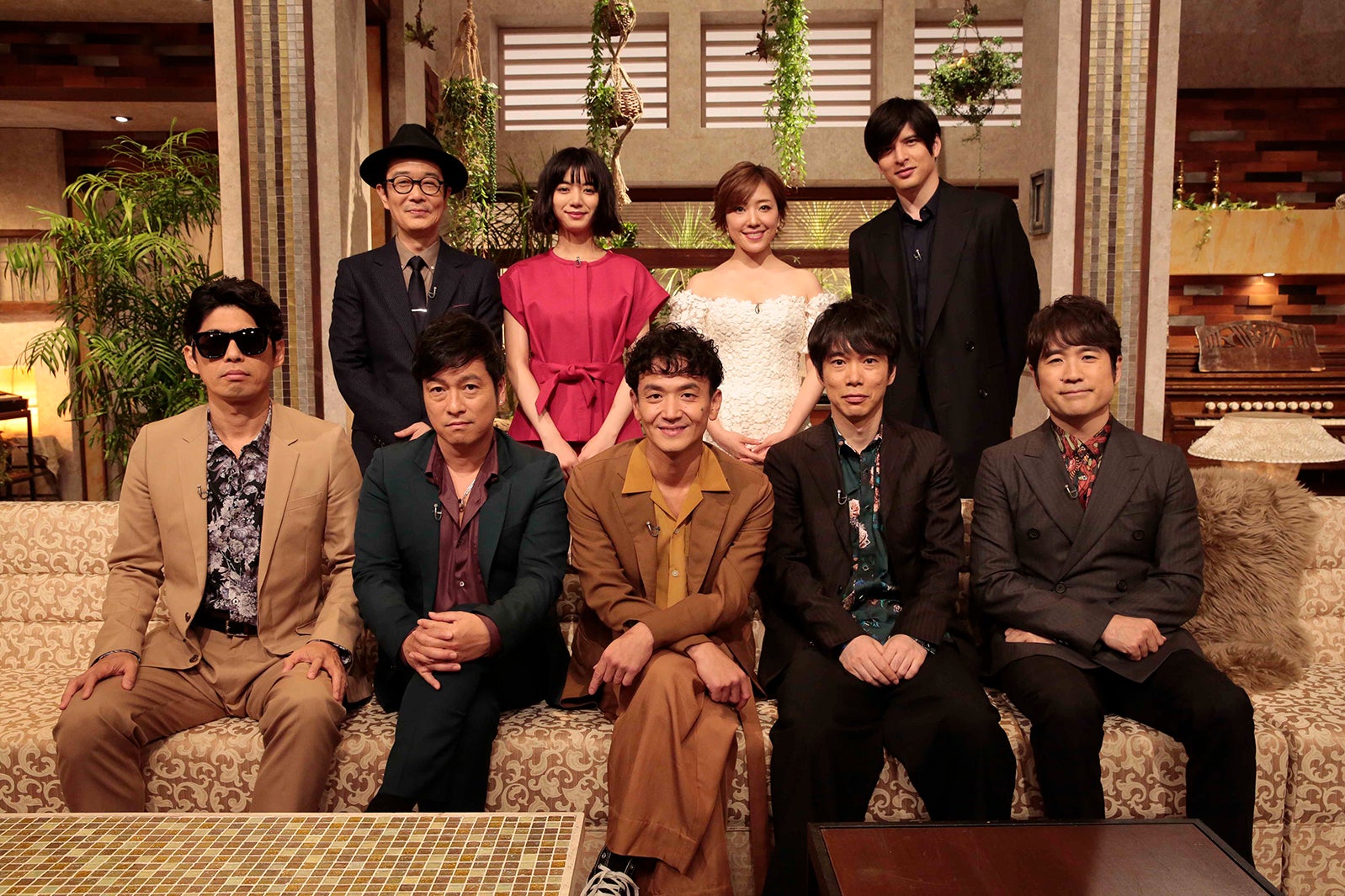 （後列左から）リリー・フランキー、池田エライザ、平原綾香、城田優、（前列）ゴスペラーズ（C）NHK