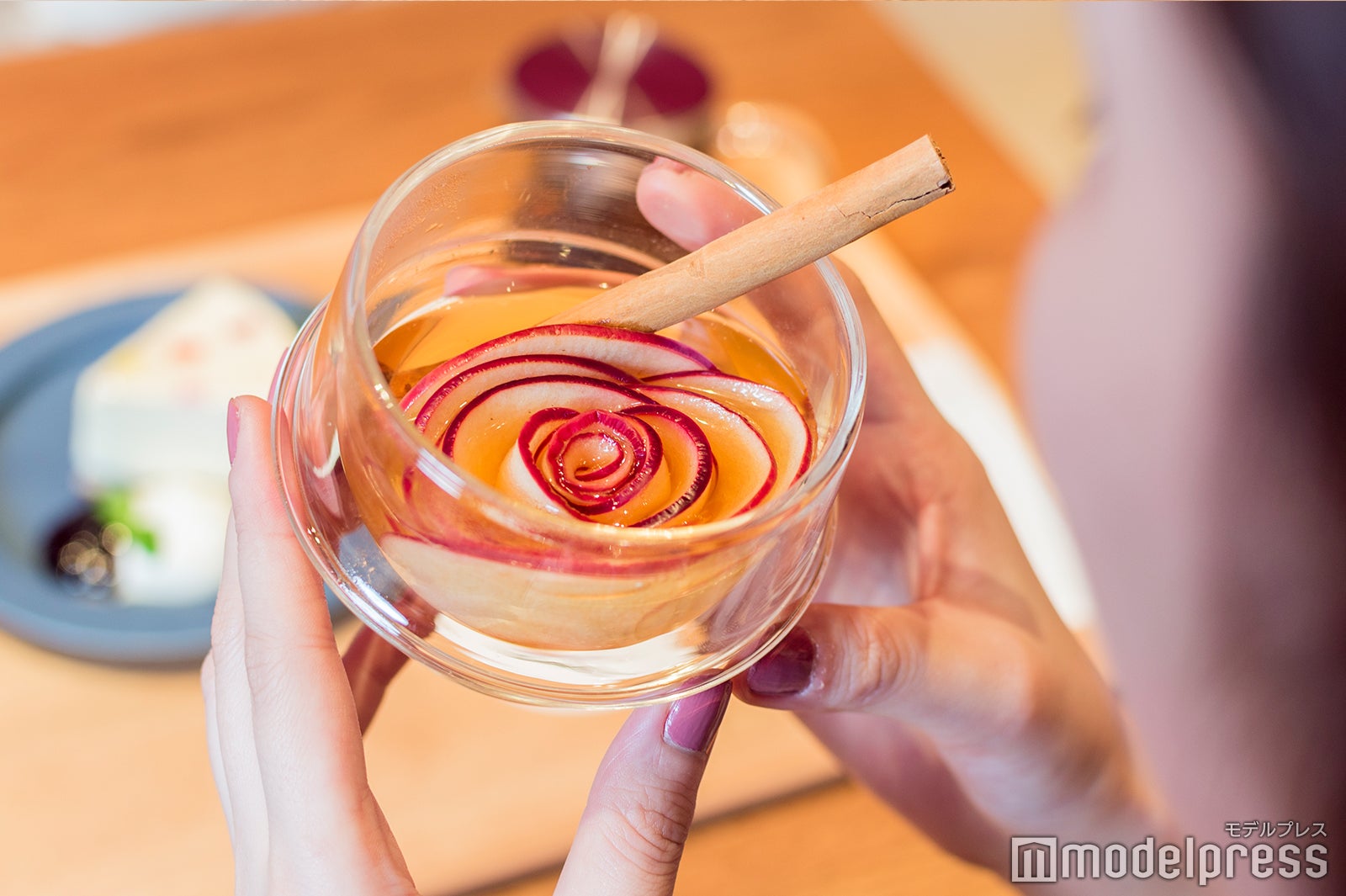 りんごの花びらがかわいい「アップルシナモン」（C）モデルプレス