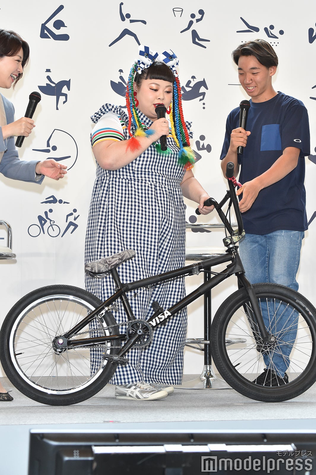 渡辺直美、中村輪夢選手（C）モデルプレス