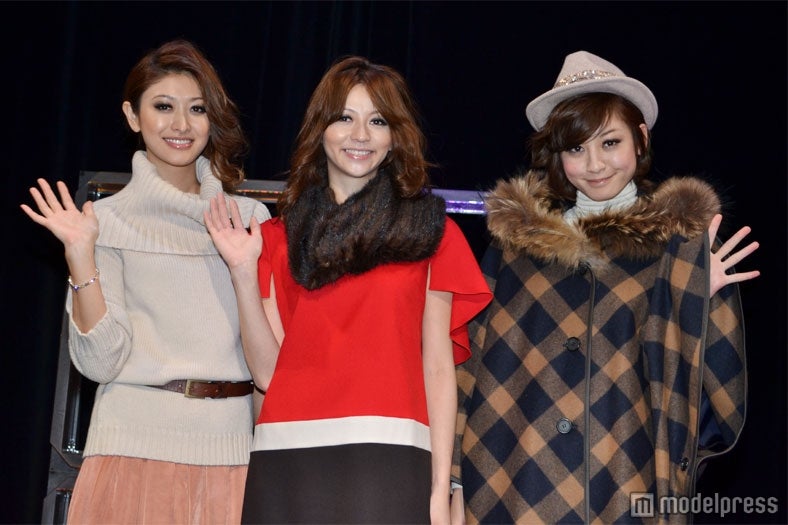 「GINGER」創刊2周年イベントに登場した（左から）山田優、香里奈、西山茉希